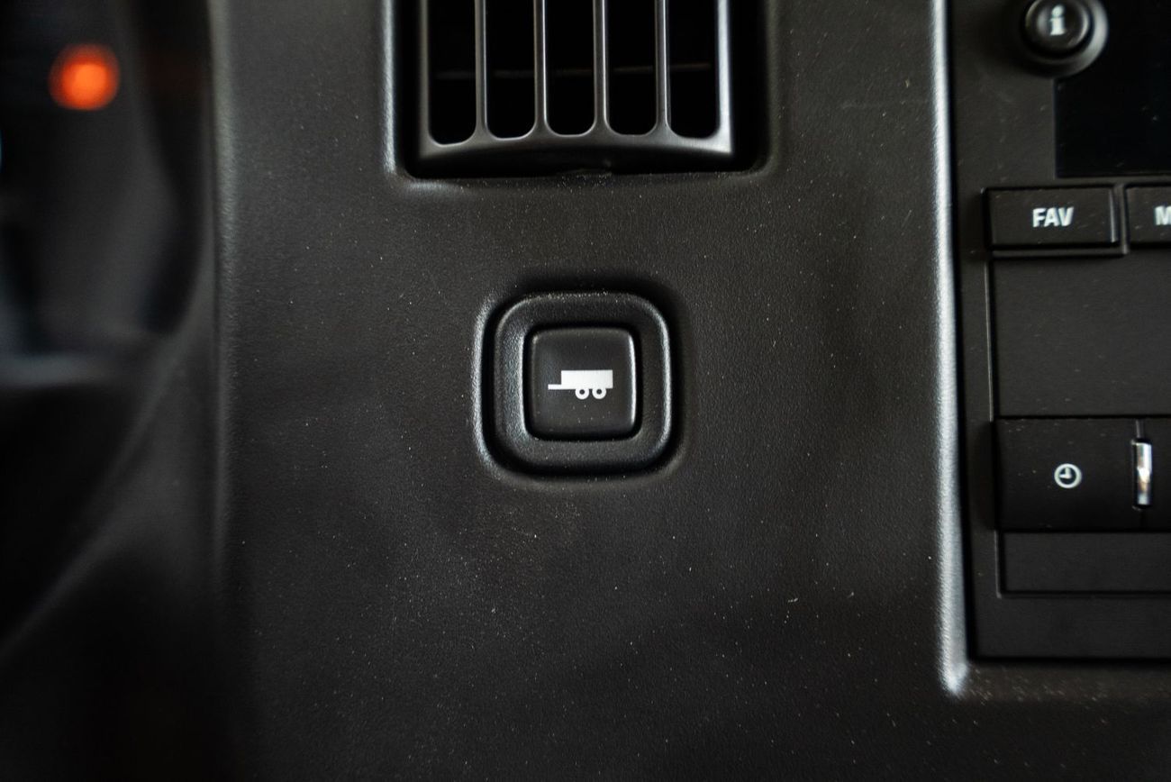 GMC Savana 3500 Cargo Extended Wheelbase 2023 GCC 6.6L V8 0Kms