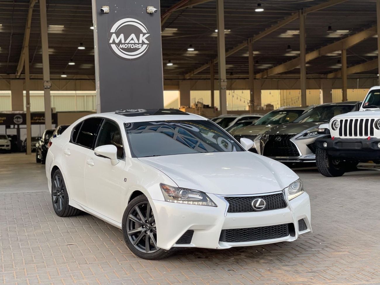 لكزس GS 350 بلاتينوم F-SPORT / 8 سرعات / دفع خلفي / مواصفات كاملة