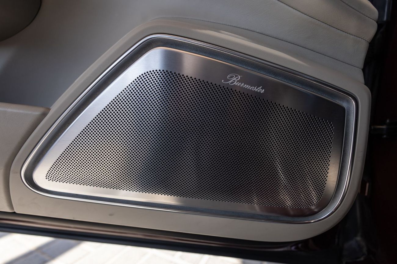 Porsche Panamera Turbo Sport Turismo 4.0L RWD