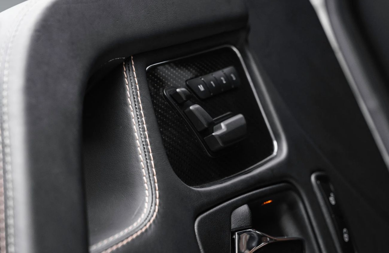 Mercedes Maybach G 650 6.0 L V12 Biturbo Engine