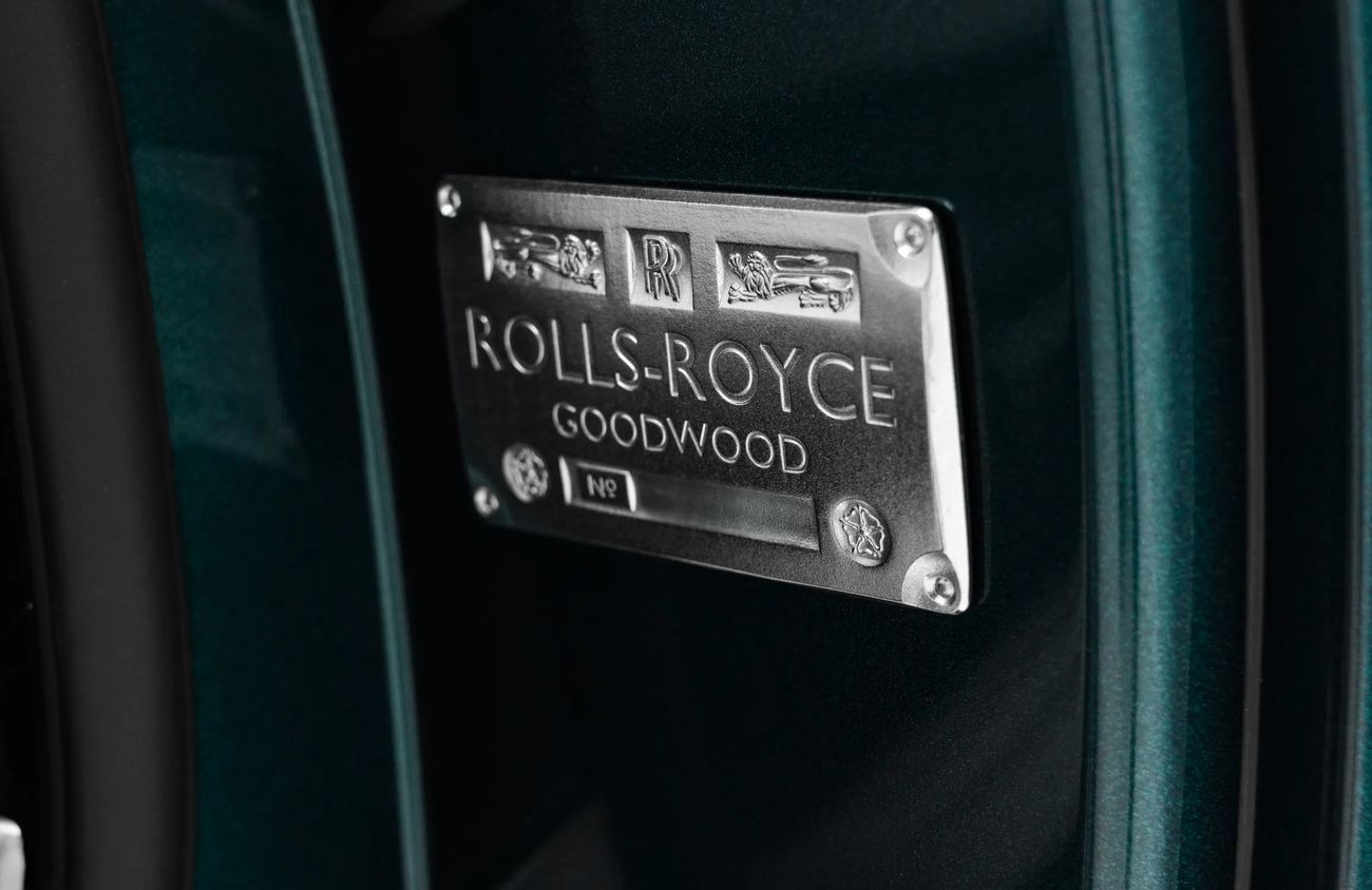 رولز رويس داون 6.6L V12 Twin-Turbocharged Engine