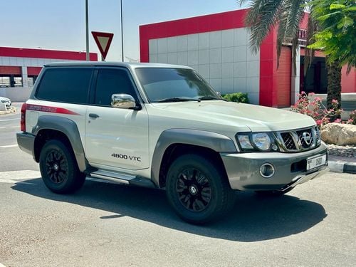 نيسان باترول سوبر سفاري 2 DOOR MANUAL TRANSMISSION GCC NO ACCIDENTS