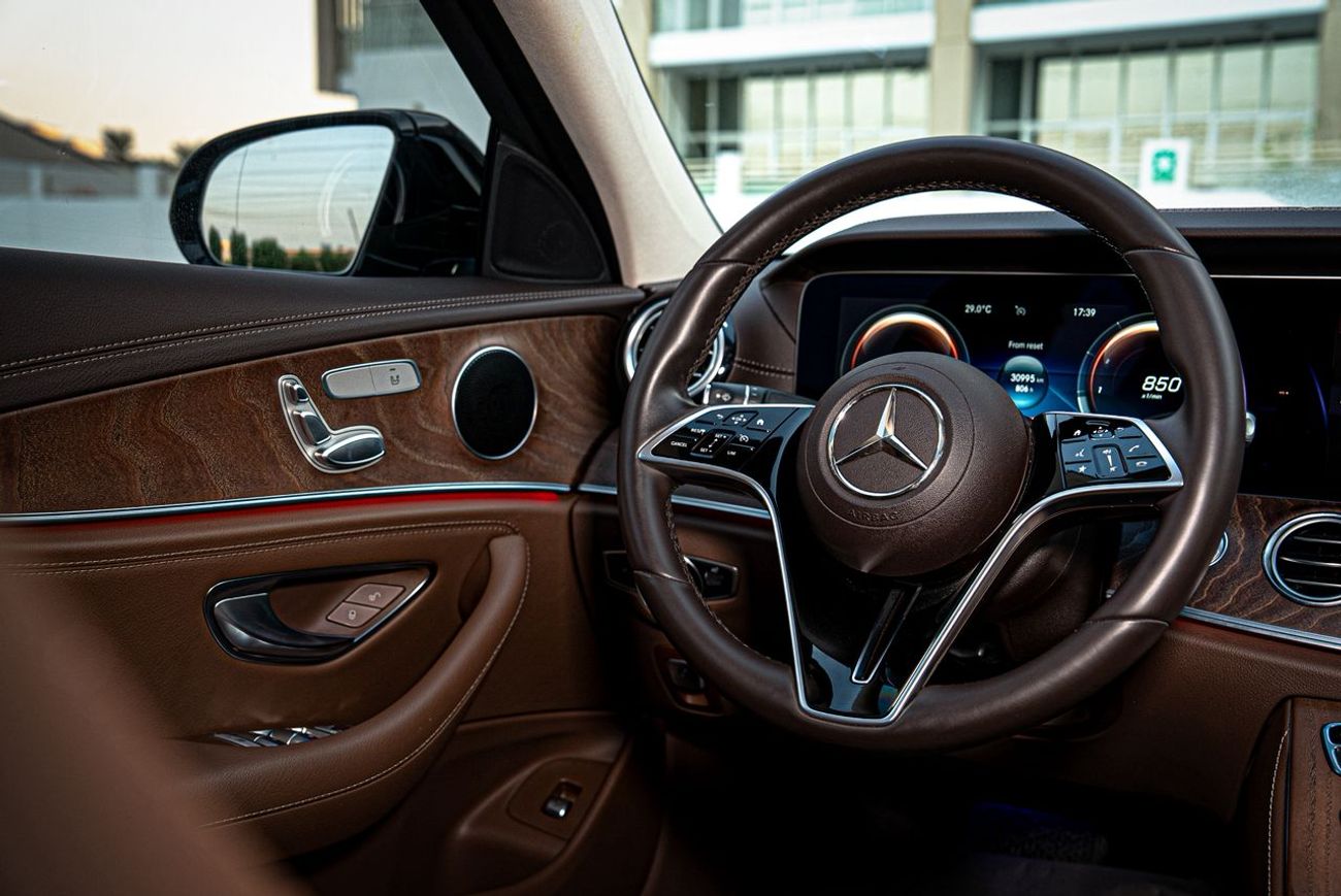 مرسيدس بنز E200 Premium 2.0L