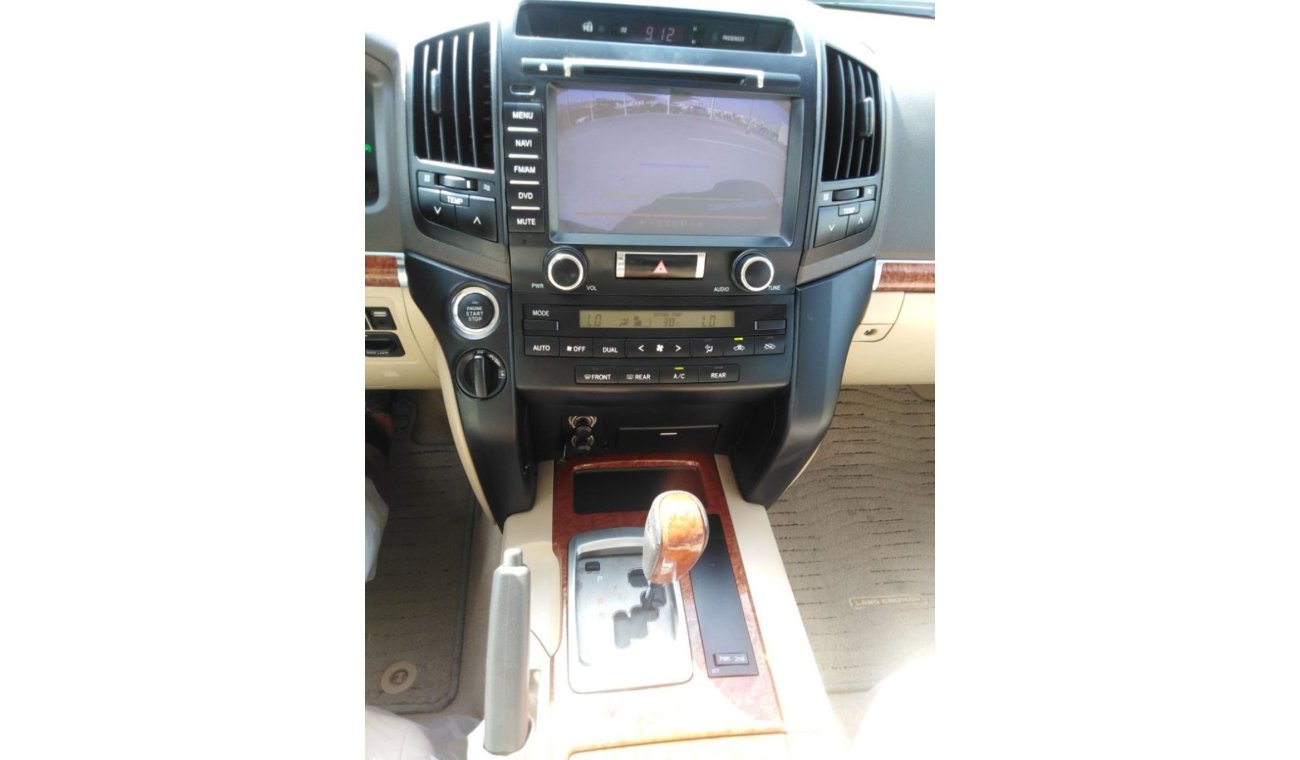 Toyota Land Cruiser Toyota landcruser 2015,,,, Gcc,,,,,, free accedant,،،،،،،، V8 ,,,, for sale