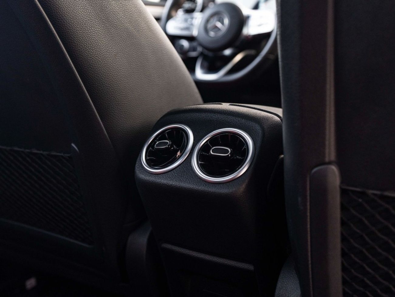 Mercedes-Benz CLA 250 Std 2.0L (221 HP)