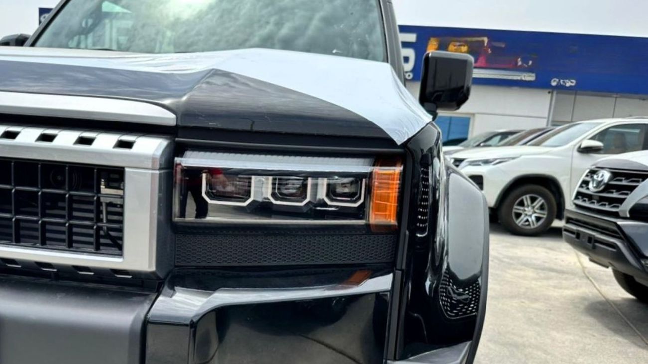 Toyota Prado 2.4L Turbo, 4-Cylinder, DOHC, 16V . Automatic . 7 Seater . 5 Door . Four Wheel drive