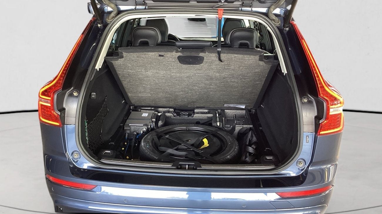 فولفو XC 60 2.0 B5 P MHEV ULTIMATE DARK 4WD AUTO | شامل الضمان | 0 ﺪﻔﻋﺓ ﺃﻮﻟﻯ