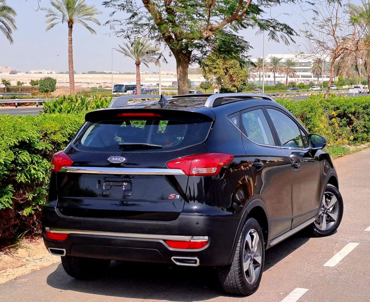 جاك JS3 454-Monthly l GCC l Sunroof, Leather, Cruise l Accident Free