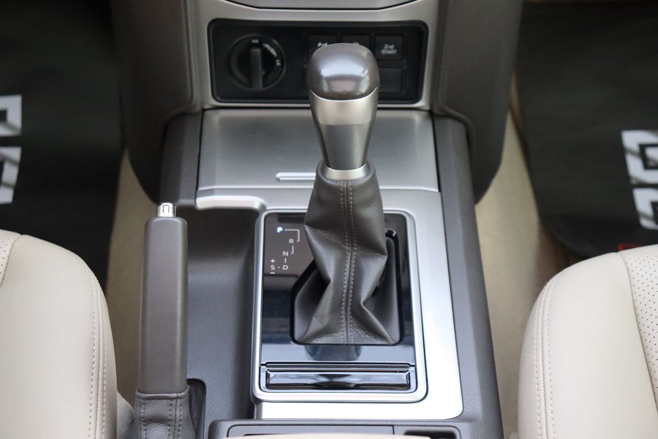 Toyota Prado VXR 4.0L AWD Toyota Prado VX.R / 2020 / V6 / GCC / Full Service History Available