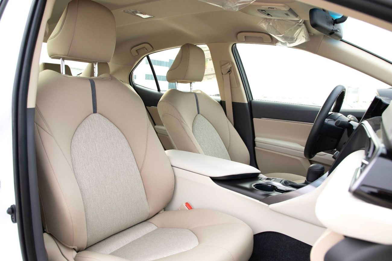 Toyota Camry 2024 Toyota Camry 2.5 LE - Super White inside Beige