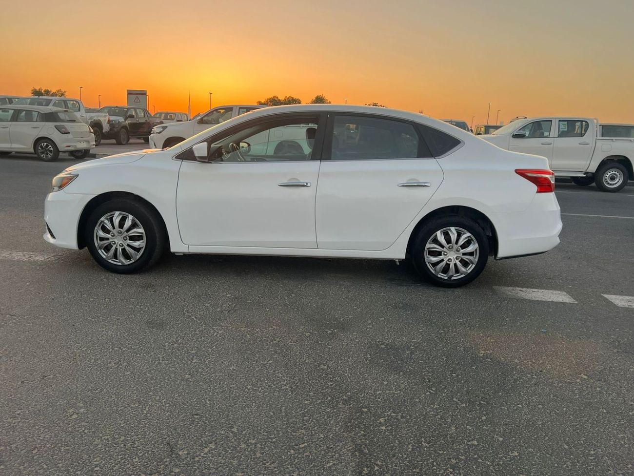 نيسان سنترا 2018 Nissan Sentra S 1.8L V4 MidOption+ Economical Car -