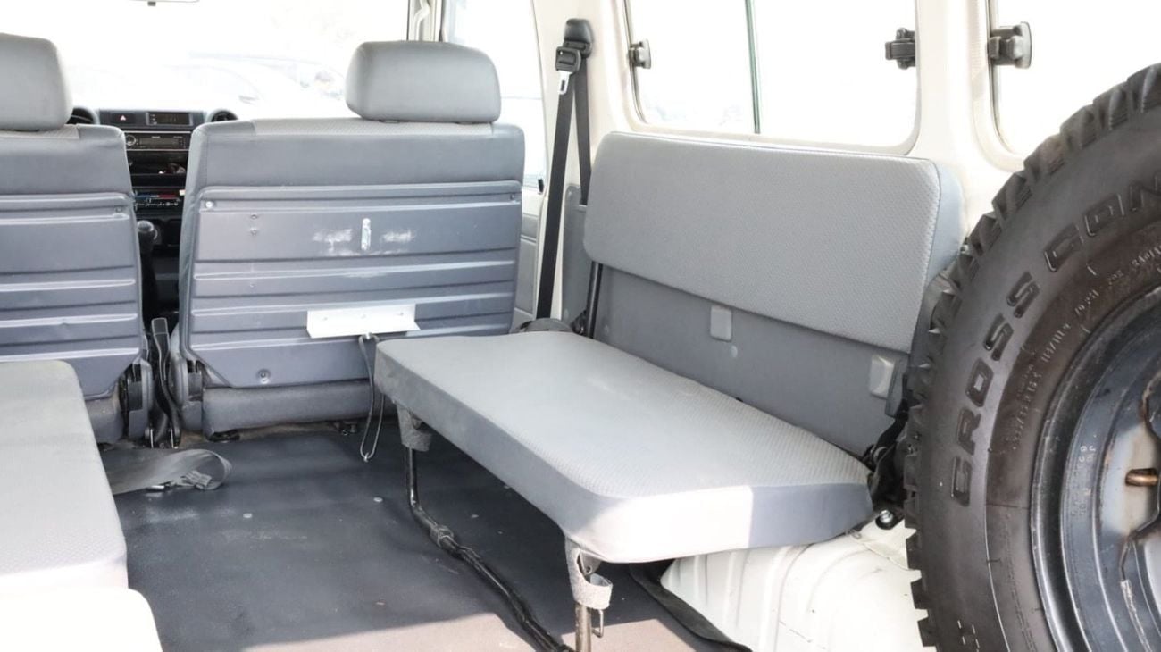 Toyota Land Cruiser 70