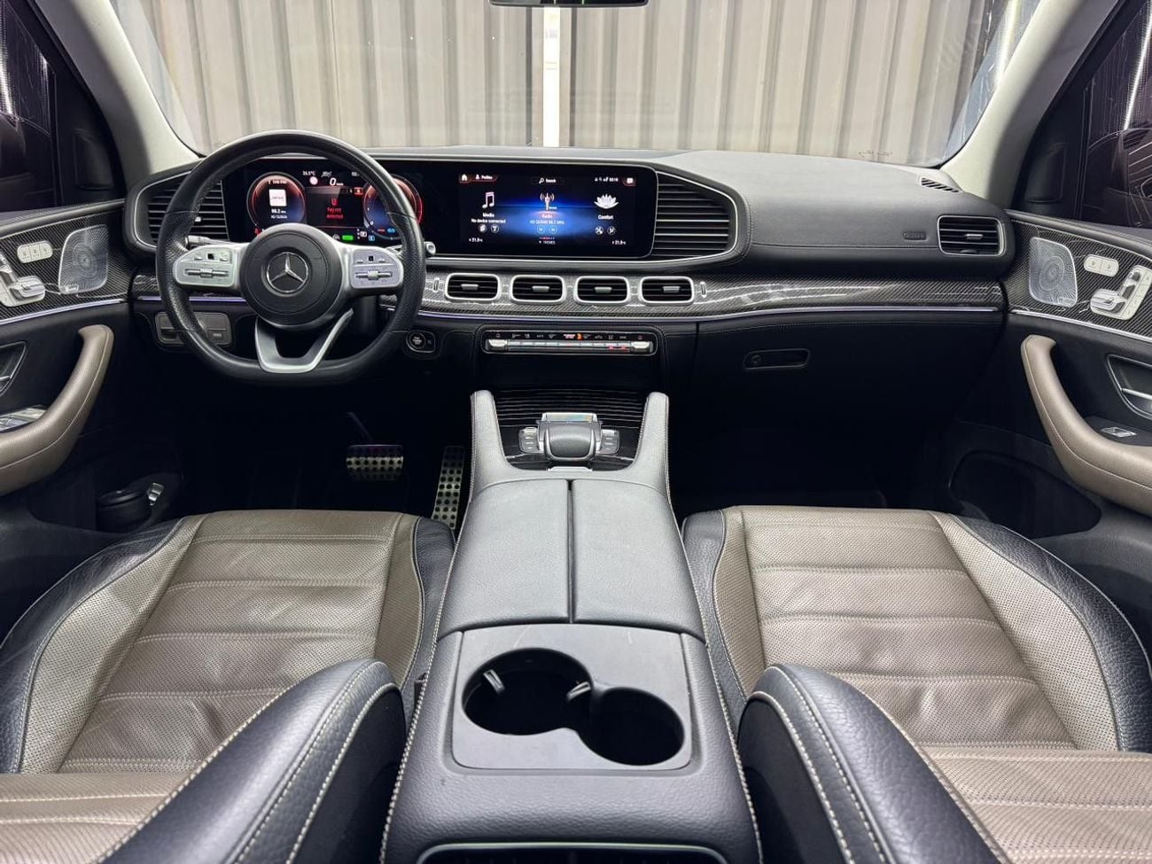 Mercedes Benz GLS580 STD 2020 Mercedes-Benz GLS 580 4MATIC GCC