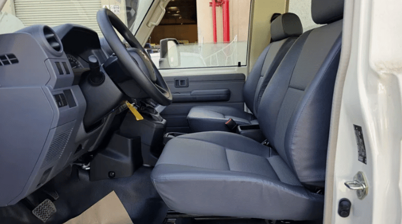 تويوتا لاند كروزر 70 ECT0103 - Toyota LC78 Hardtop 3 Doors - 2.8L Diesel Auto White