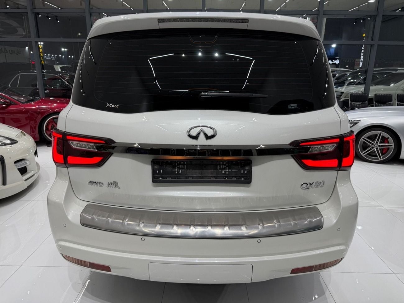 Infiniti QX80 LUXE SENSORY PROACTIVE