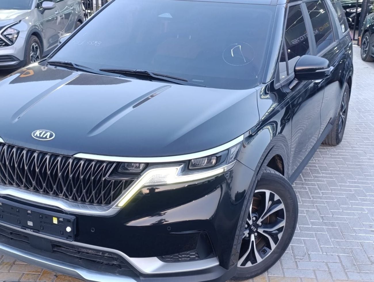 Kia Carnival STD (NON GCC)