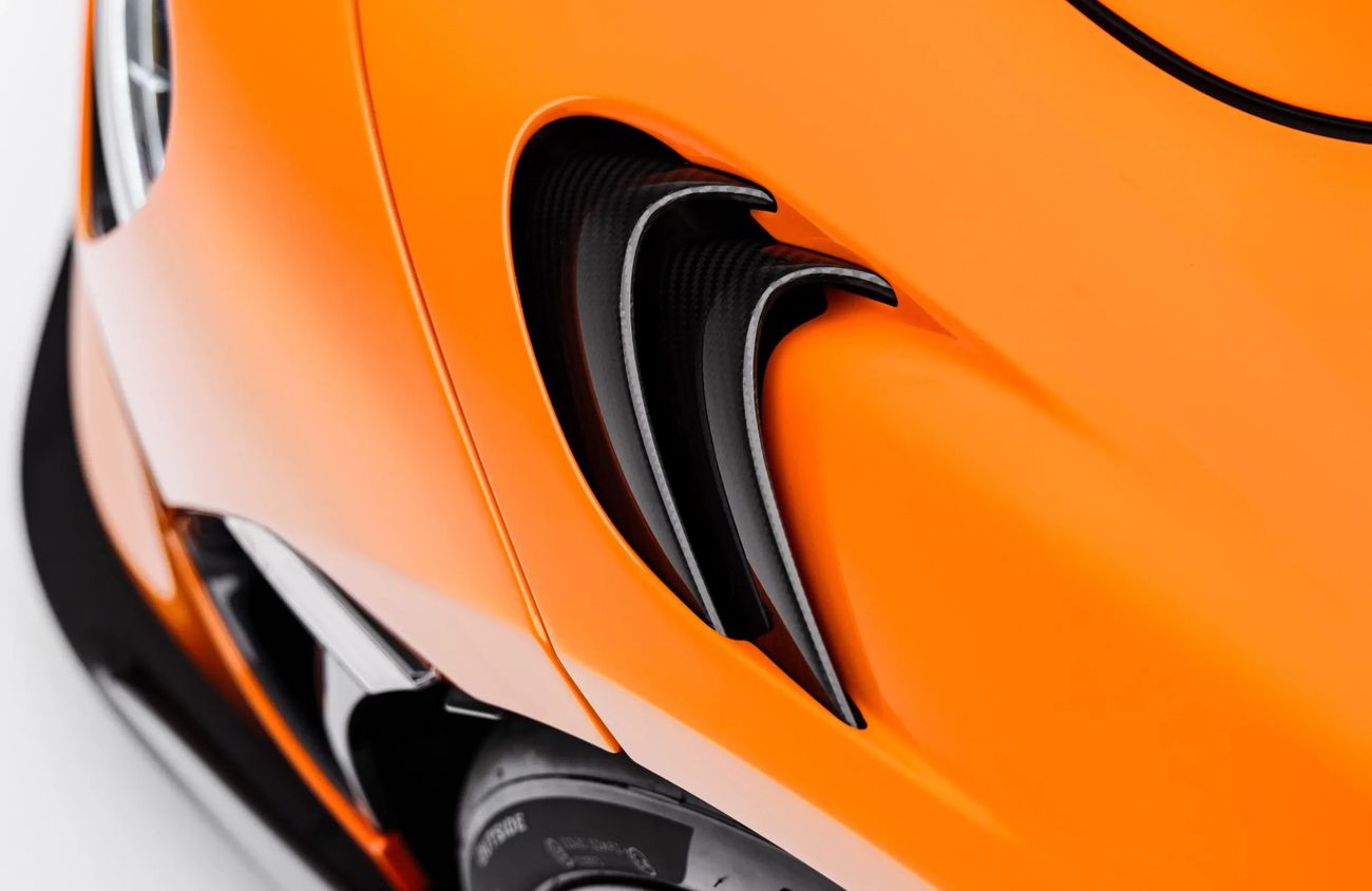 مكلارين 765LT 4.0L twin-turbocharged 8 Cylinder Engine