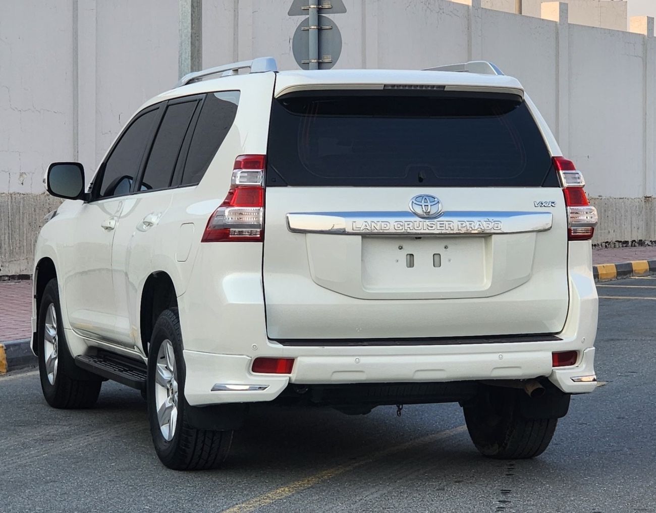 تويوتا برادو 2014 VXR LHD Petrol Engine Full Option Very clean condition