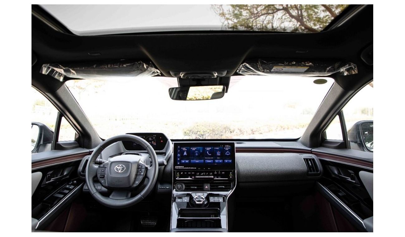 Toyota bZ4X 2022 Toyota bZ4X Long Range Pro FWD - White Black Dual Ton inside Red