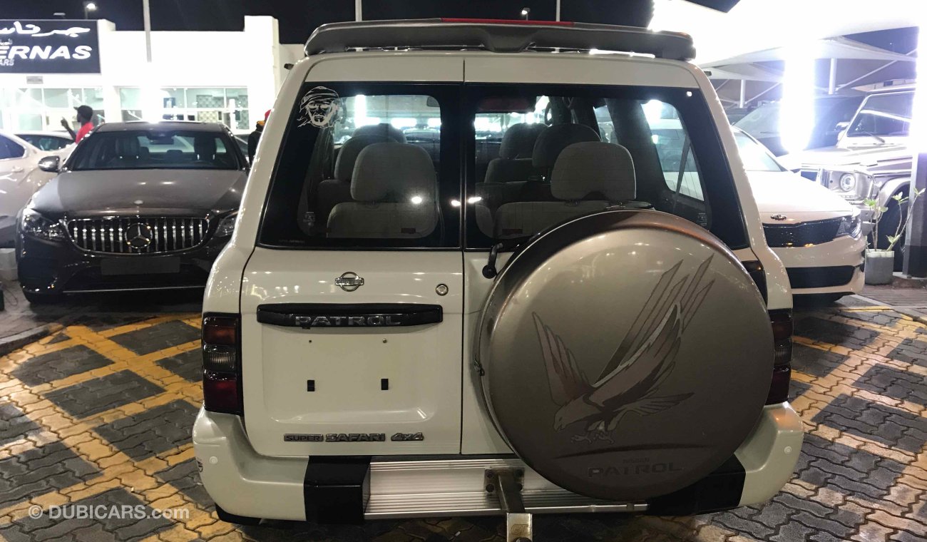 نيسان باترول سوبر سفاري