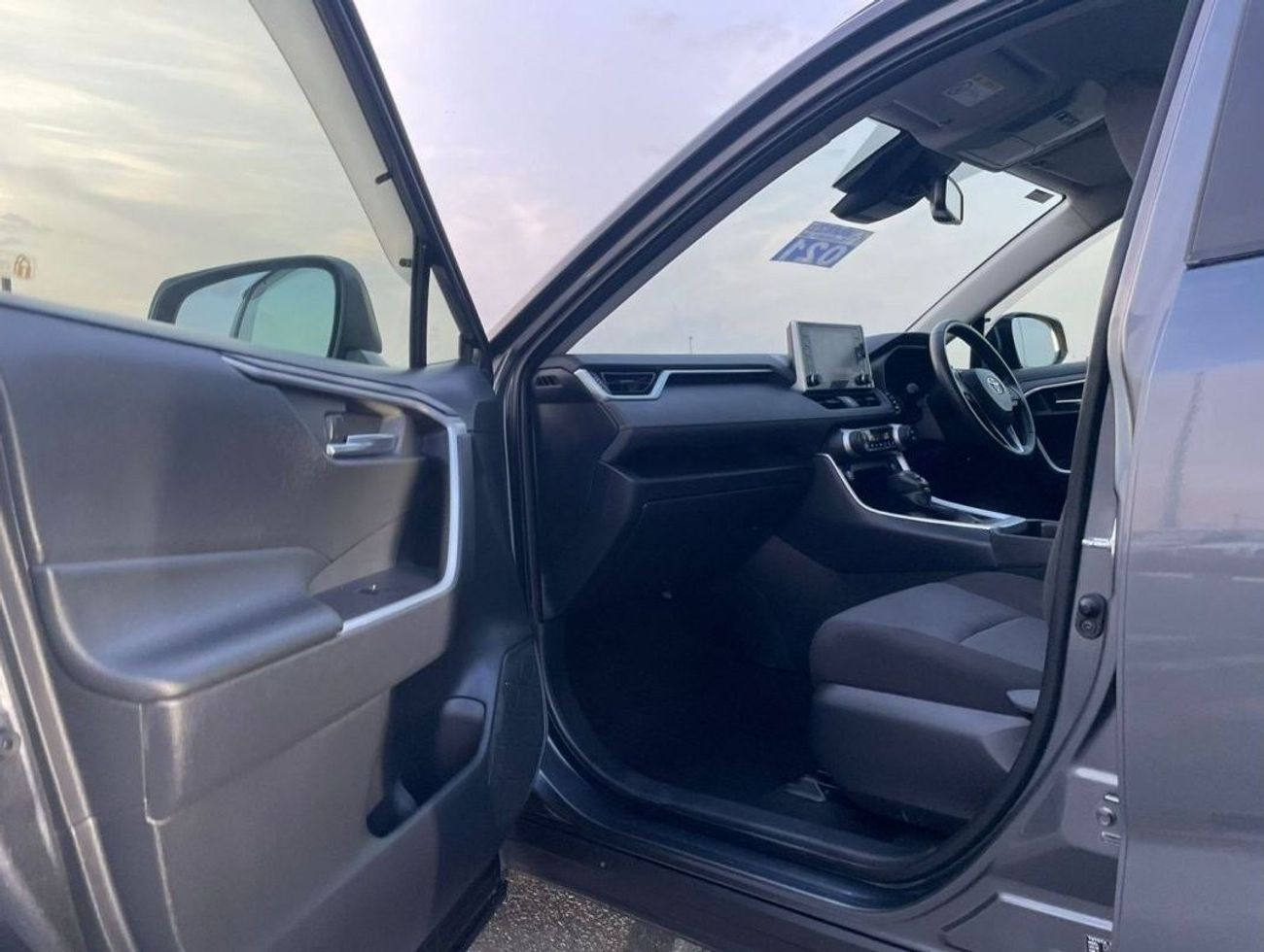 Toyota RAV4 2022 Toyota Rav4 2.0L V4 - MidOption - RHD