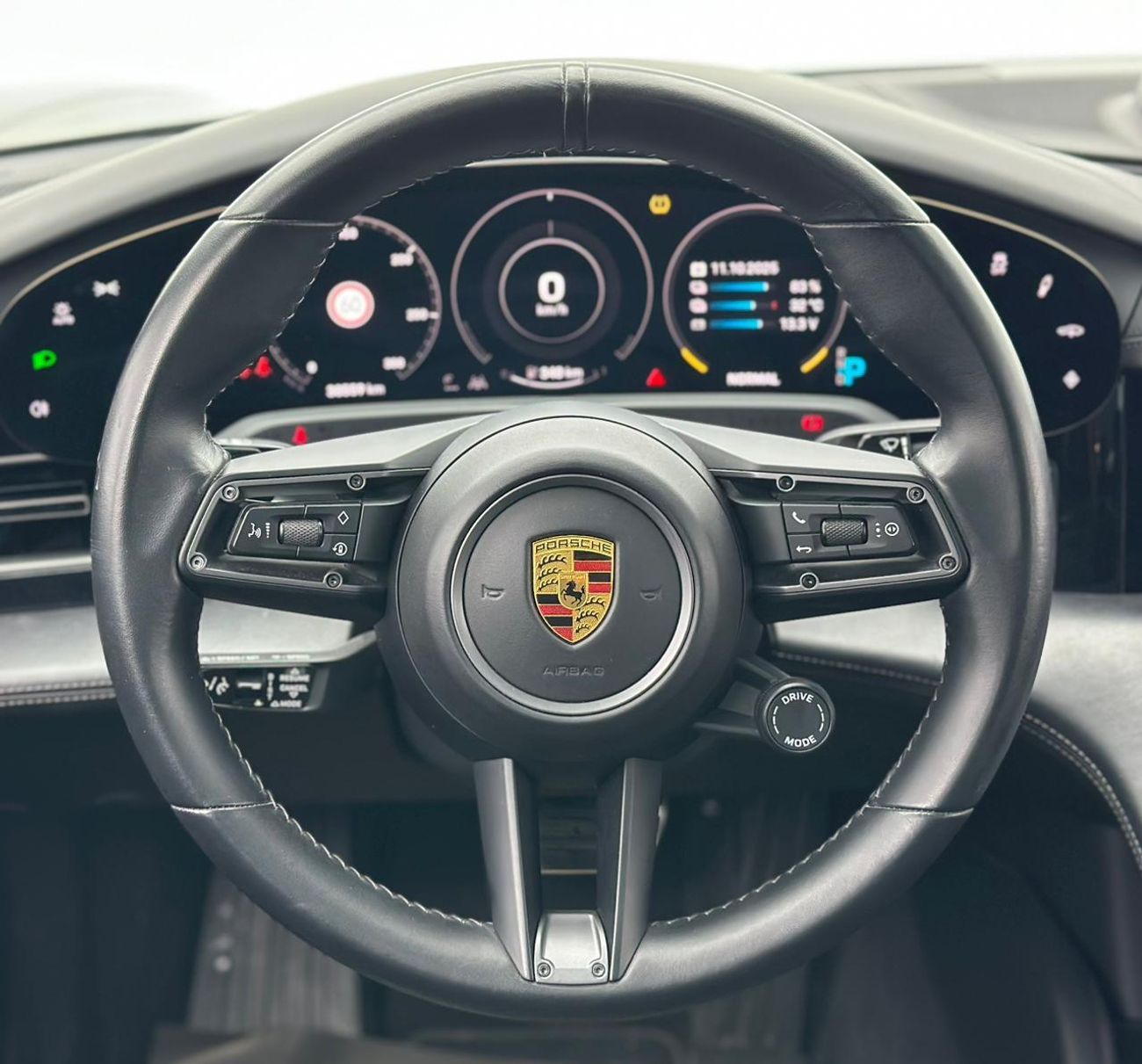 بورش تايكان 2021 Porsche Taycan Turbo S, 1 Year Unlimited Km Warranty, Full Service History, Excellent Condition