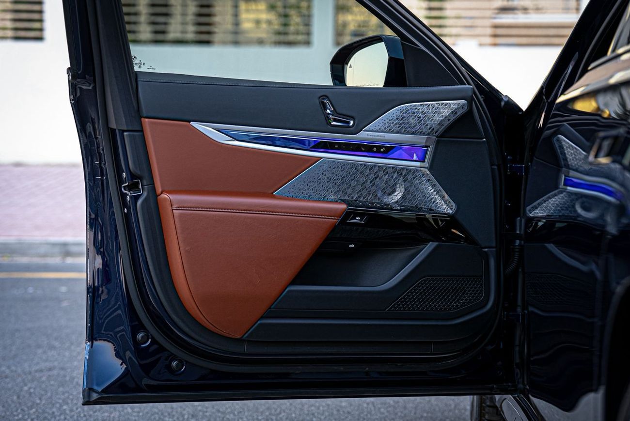 بي أم دبليو 740i