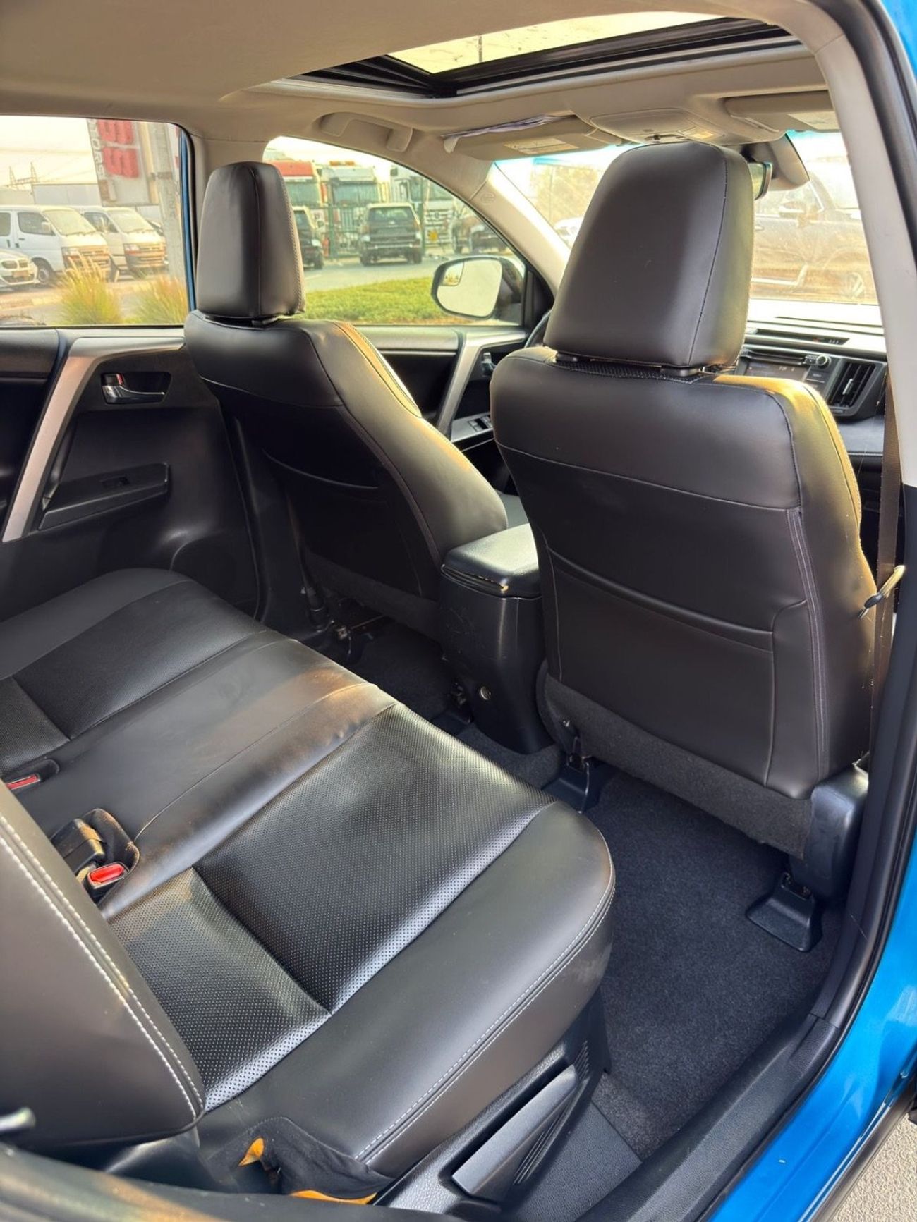 Toyota RAV4 XLE 2.5L Hybrid