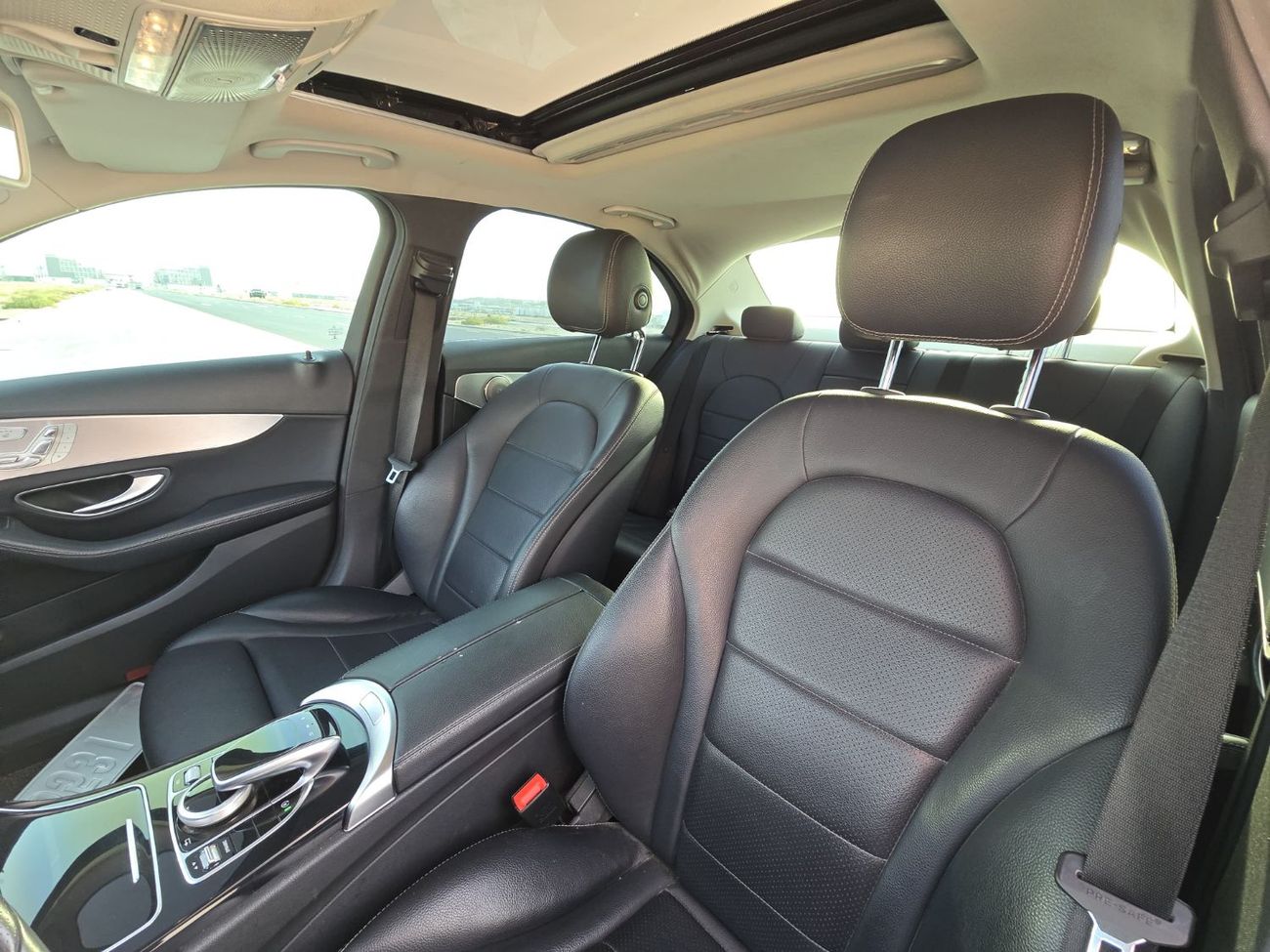 مرسيدس بنز C 220 MERCEDES C220d 2017 4-MATIC // PERFECT CONDITION // FULL OPITION