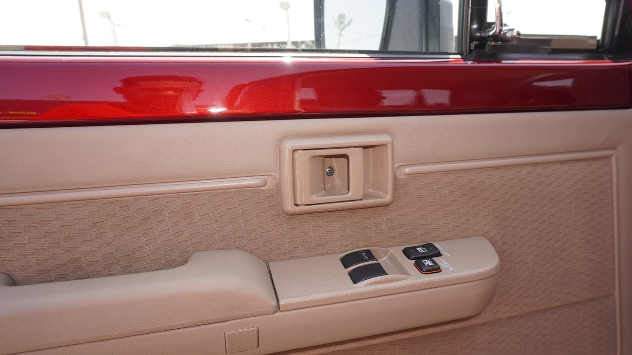 تويوتا لاند كروزر بيك آب LX 4.0 L V6