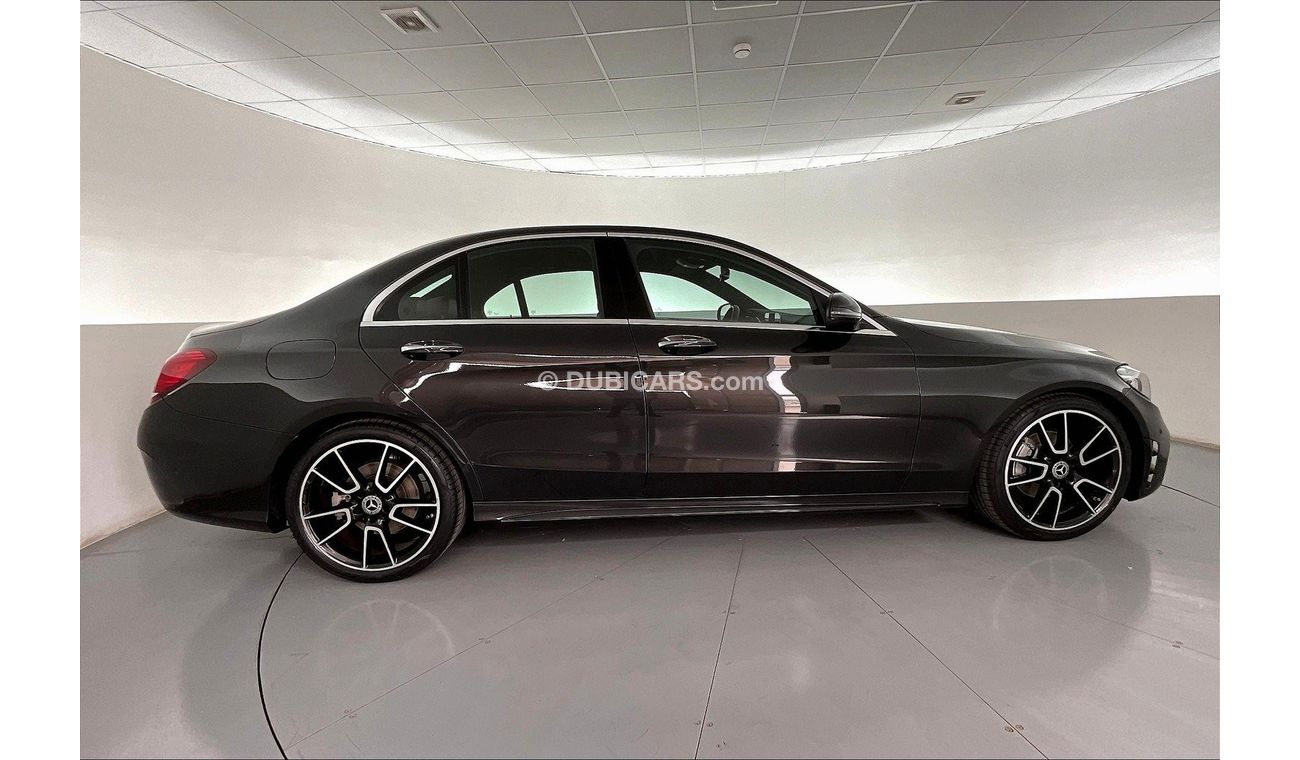 Mercedes-Benz C 200 Premium (AMG Line)