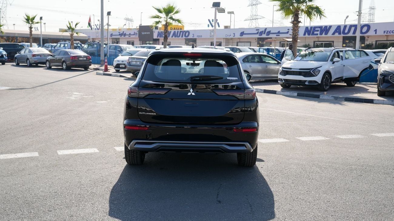 ميتسوبيشي آوتلاندر HIGHLINE ميتسوبيشي أوتلاندر 2026 – الفئة العالية (G06) 2.5 لتر | SUV بسبعة مقاعد | مواصفات الخليج |