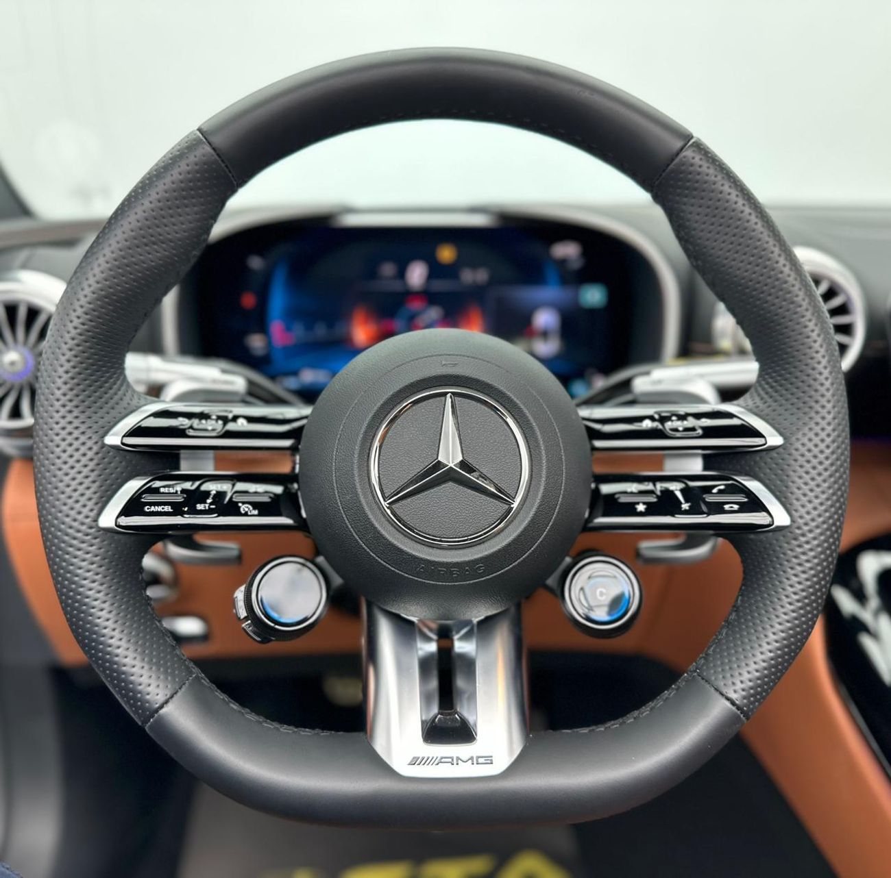 مرسيدس بنز SL 43 AMG 2023 Mercedes-Benz SL43 AMG Convertible, One Year Warranty, Excellent Condition