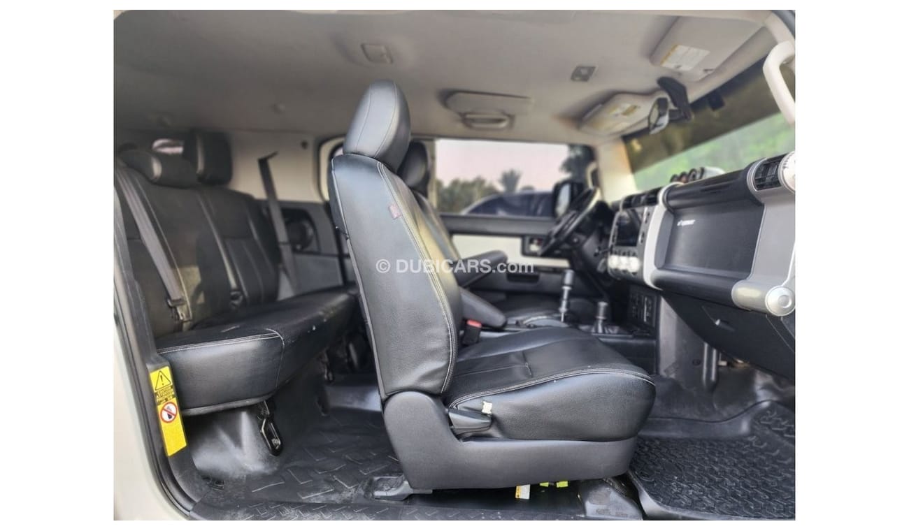 تويوتا إف جي كروزر GXR