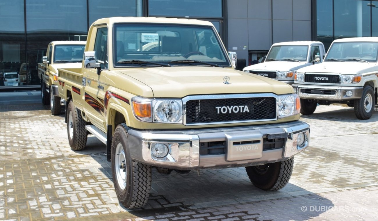 Toyota Land Cruiser Pick Up Limited LX V6 4.0ltr , Petrol , Winch ,Difflock, Fridge,Air compressor , wooden interior ,