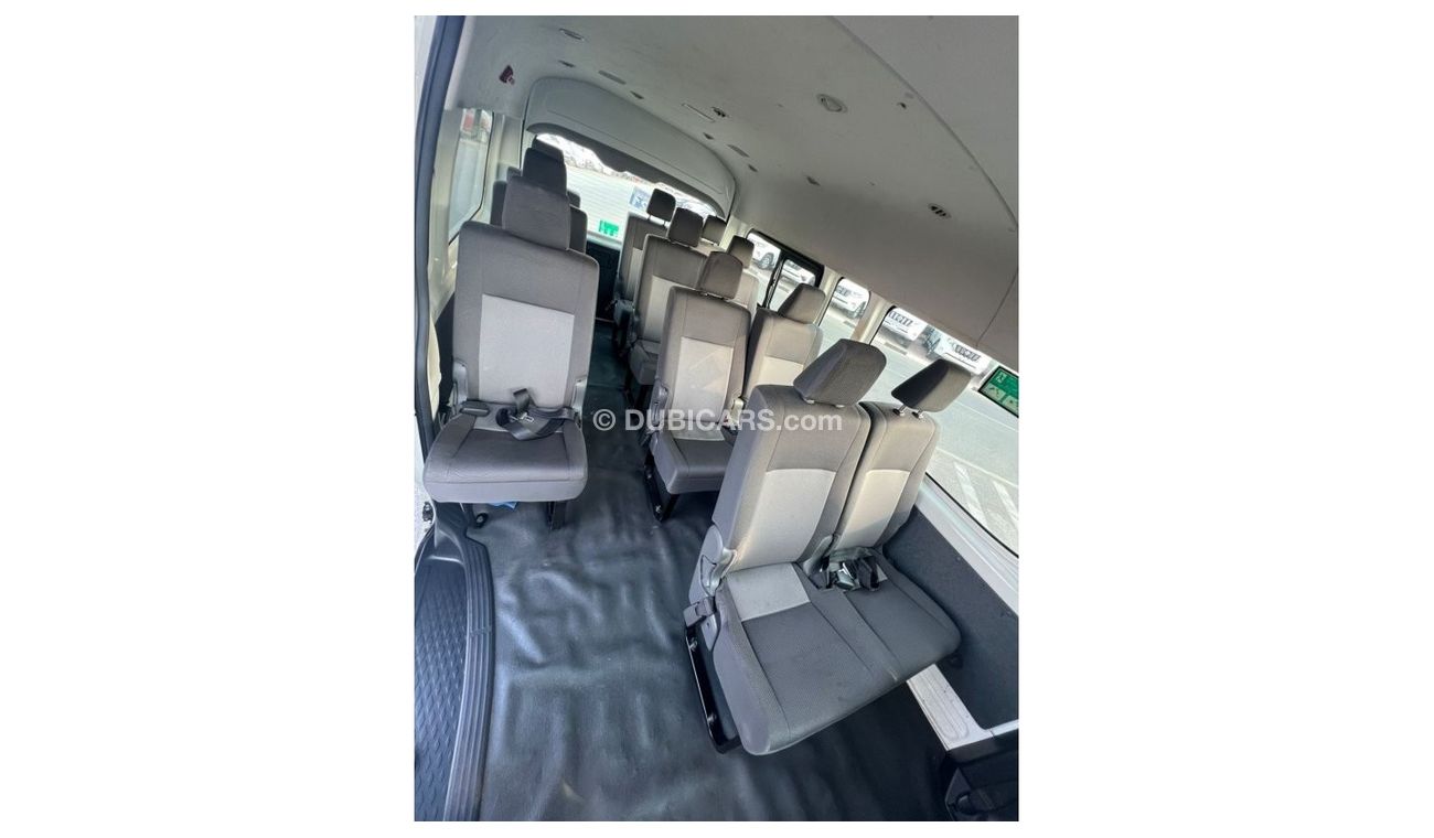 Toyota Hiace 2019 TOYOTA HIACE PETROL V6- GCC