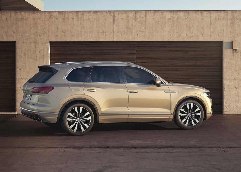 Volkswagen Touareg exterior - Side Profile