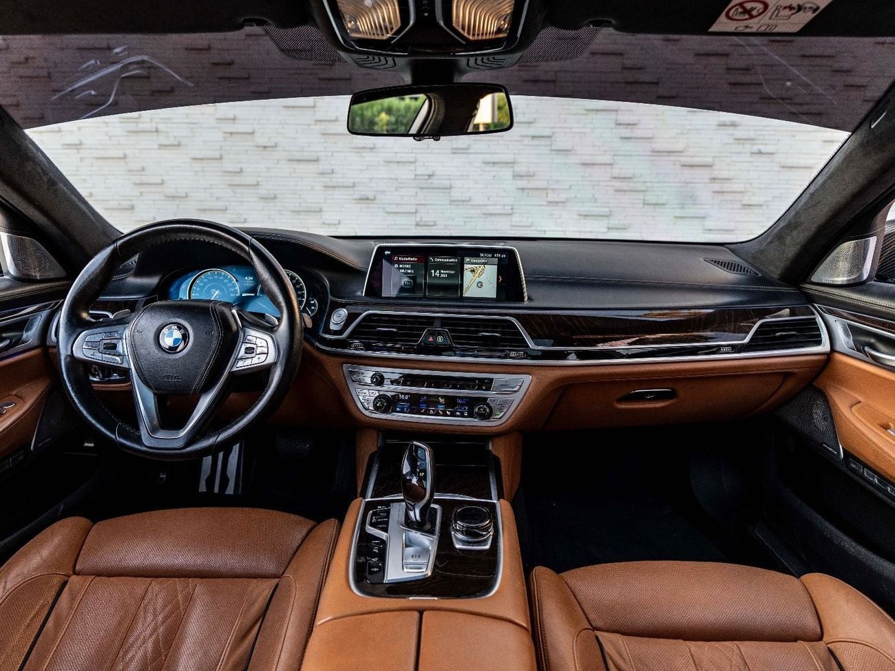 BMW 740Le Efficient in fuel consumption Upto 5 L/100km، high perfornance & Low Kilometres’ Top Options BMW GCC