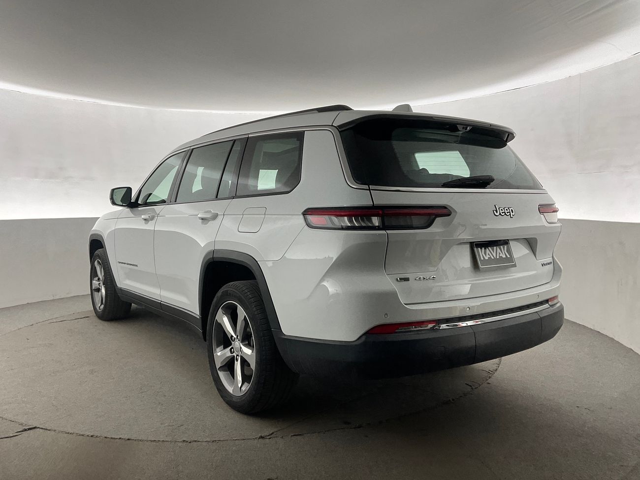 جيب جراند شيروكي Limited Plus | شامل الضمان | 0 ﺪﻔﻋﺓ ﺃﻮﻟﻯ