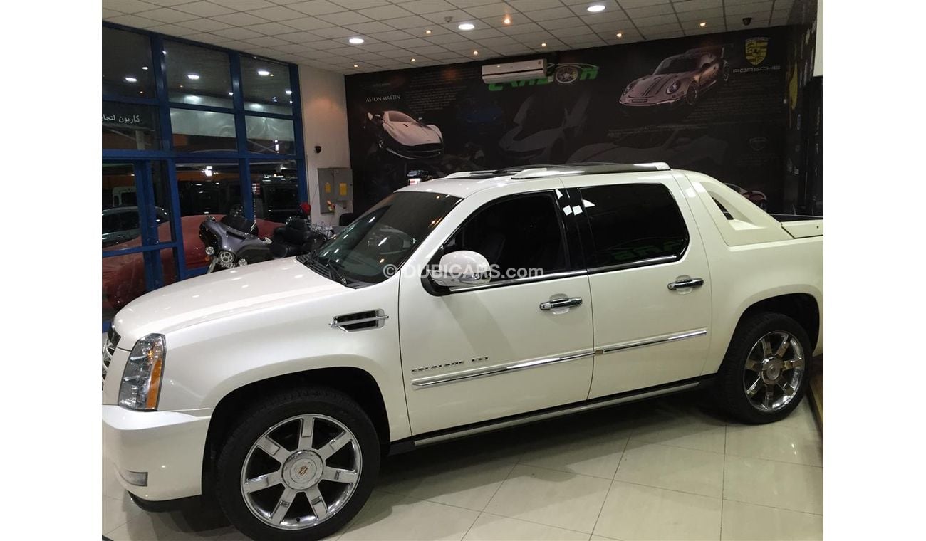 كاديلاك إسكالاد Cadillac Escalade EXT 2012 model done 59000 kms only, gulf specs, under warranty, showroom condition