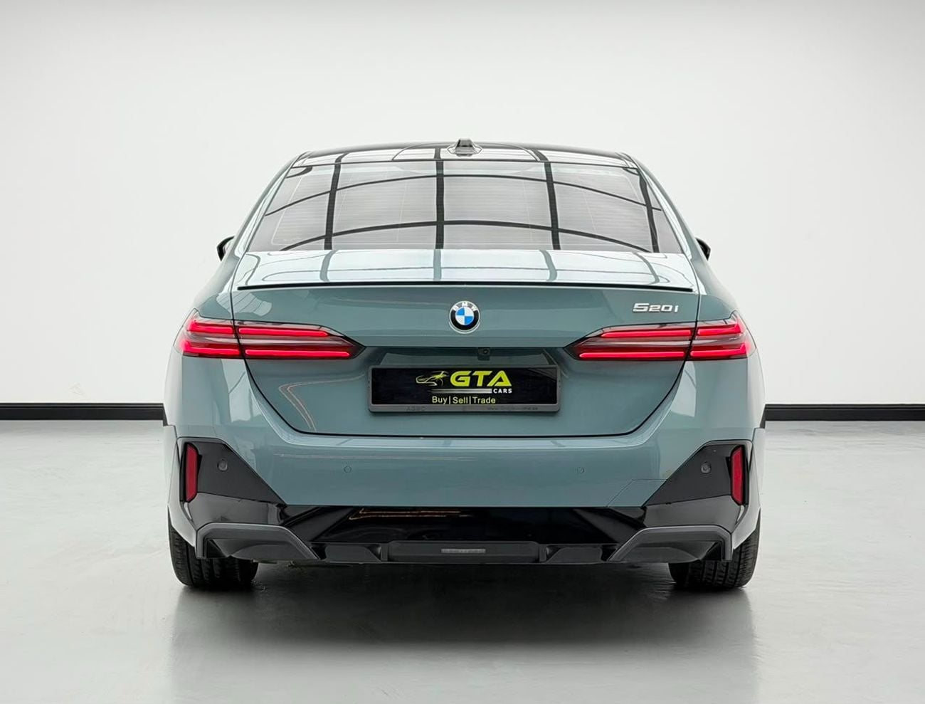بي أم دبليو 520i M SPORT