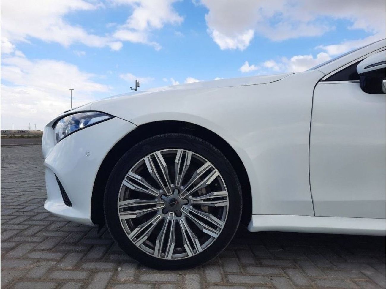 Mercedes-Benz CLS 400 Mercedes CLS400d full option 2019 تتصدر للسعودية