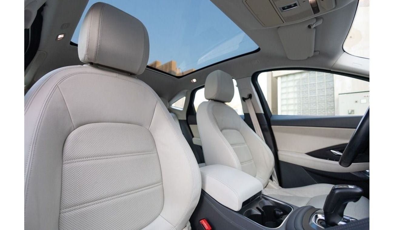 Jaguar E Pace SE P200 2.0L Jaguar E-pace P-200 S 2019 GCC under Warranty with Flexible Down-Payment.
