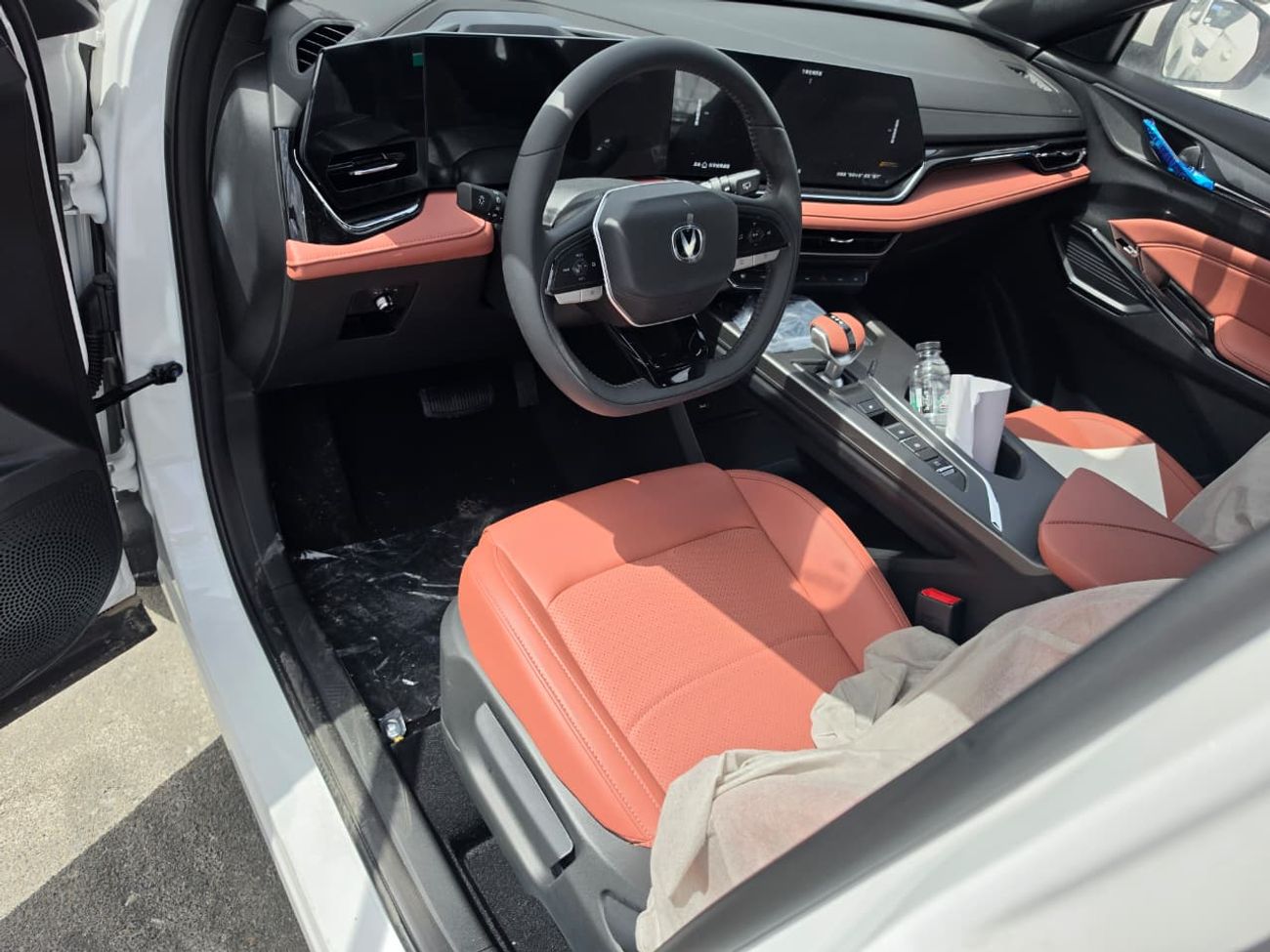 تشنجان x5 بلس Changan X5 Plus 2026 – فل أوبشن | 1.5 تيربو | أبيض / أحمر