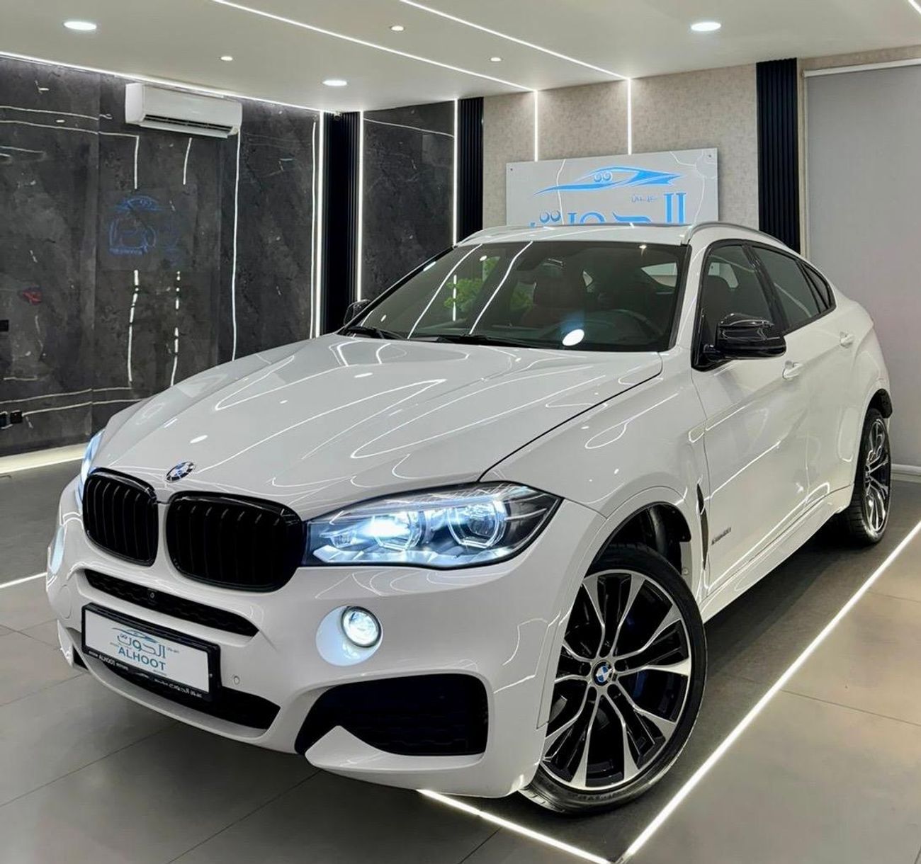 BMW X6 40i Luxury 3.0L LOVELY BMW X6 V6 || TOP RANGE || M_KIT || GCC || LIKE NEW || SCREENS II LOW MILEAGE