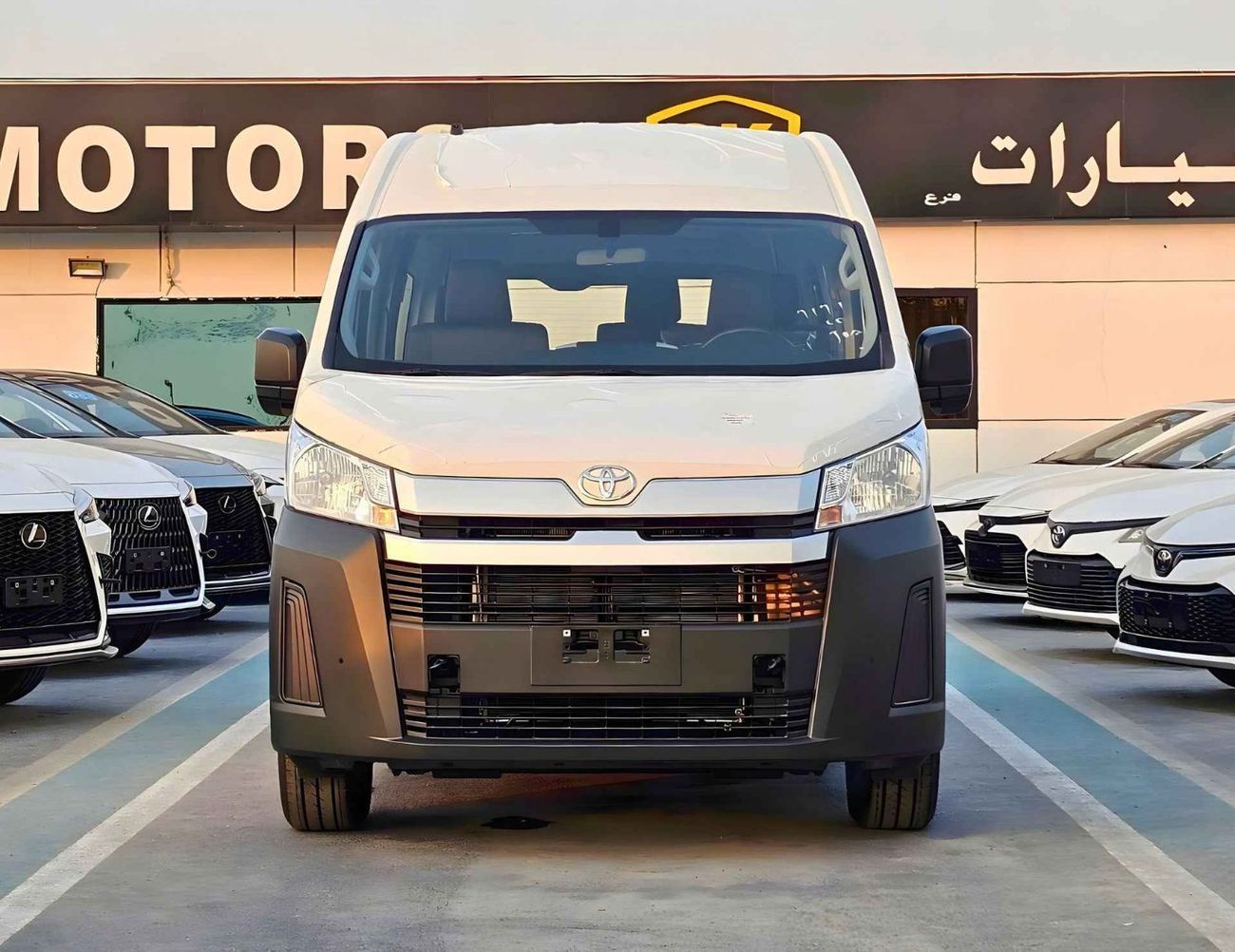 تويوتا هاياس HIGHROOF / 13 SEATER / REAR CAMERA / 3.5L PETROL A/T / BLACK BUMPER / CODE# HPHRAB