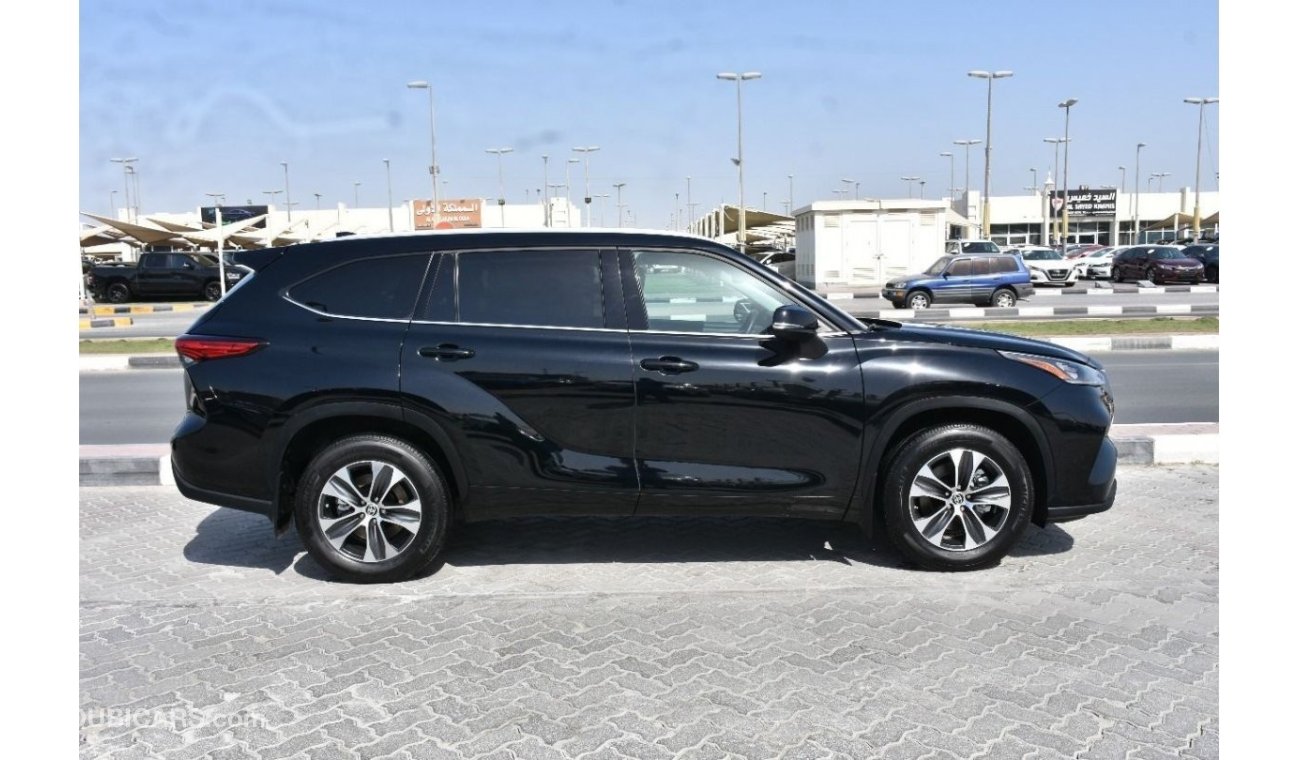 تويوتا هايلاندر XLE AWD 3.5L V-06 2022 CLEAN CAR WITH WARRANTY