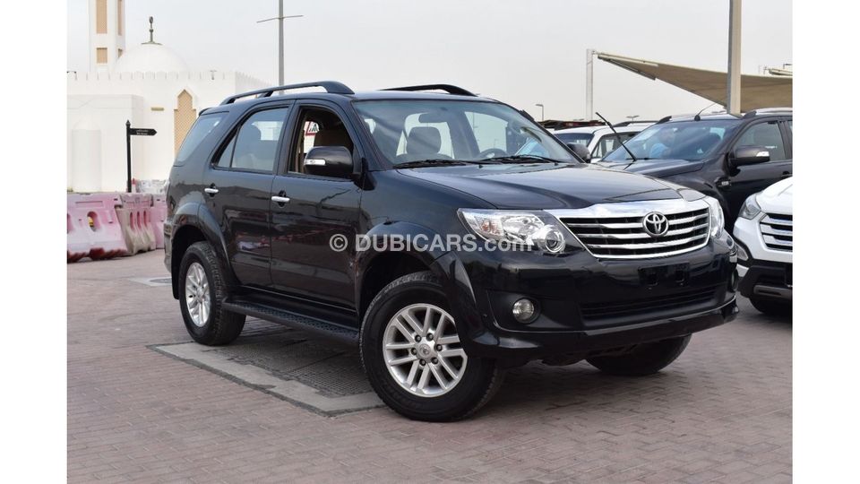 Used SR5 2012 TOYOTA FORTUNER S.R5 4.0L V6 4WD 5DOORS 7SEATER