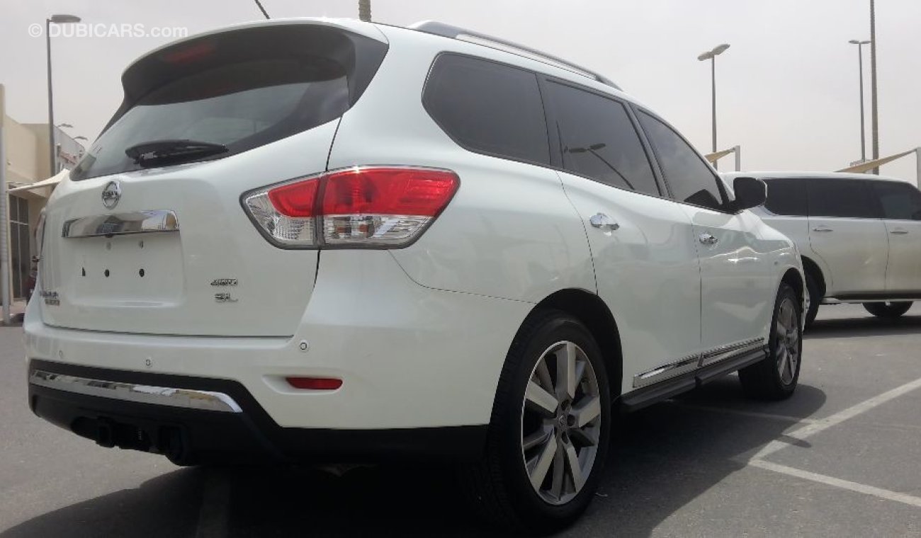 Nissan Pathfinder SE Pelatinum