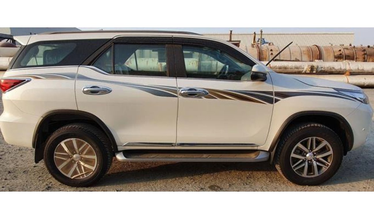 Toyota Fortuner 4.0L PETROL A/T AVAILABLE IN COLORS